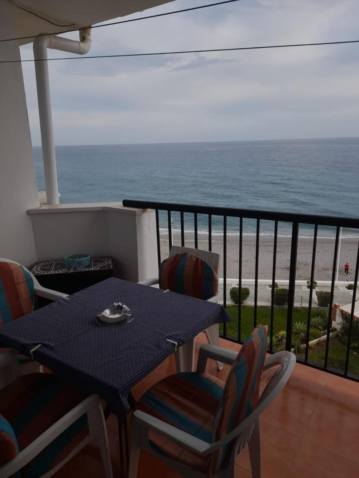 Precioso apartamento frontal al mar Nerja Esterno foto